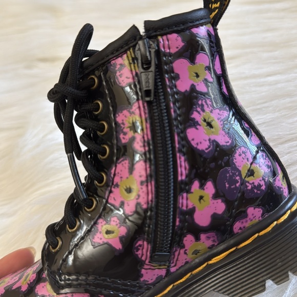 Dr. Martens Toddler Pansey Fayre Pink Floral Combat Boots Size 7 - Picture 14 of 16